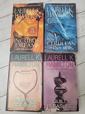 Lot of 4 Laurell K Hamilton Paperbacks  Vampire Hunter Books Novels Anita Blake Foto 1 de 4