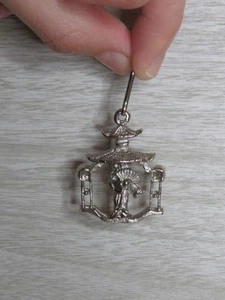 Vintage Sterling ?? Silber 3D Geisha in Pagode Japanischer Tempel Anhänger Charm 1,5" - Bild 1 von 10