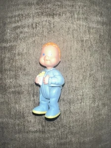 FISHER PRICE Loving Family Dream casa de muñecas bebé niño en pijama con biberón - Imagen 1 de 3