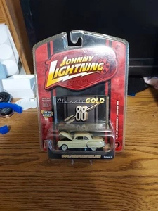 2006 Johnny Lightning YELLOW 50 OLDSMOBILE SUPER 88 Classic Gold R33 free shippi - Picture 1 of 1