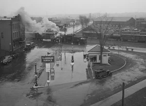 Dubuque, Iowa, Steam Locomotive, 1940's, Gas Station, New Reproduction Picture - Picture 1 of 1