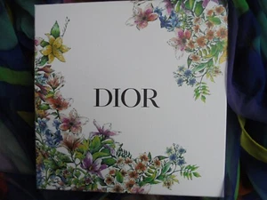 DIOR Geschenkbox quadratisch Valentinstag 2023 limitiert 21 x 21 x 10 cm neu - Bild 1 von 3