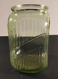 Tarro de almacenamiento de galletas de vidrio verde vintage 'Hoosier' sin tapa acanalada de aproximadamente 6,75" - Imagen 1 de 10