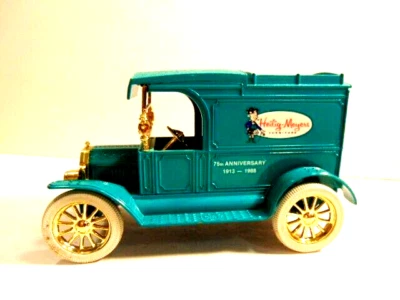 Heilig-Meyers Furniture advertising Ertl brand metal Ford 1913 Model T van bank - Image 1 of 4