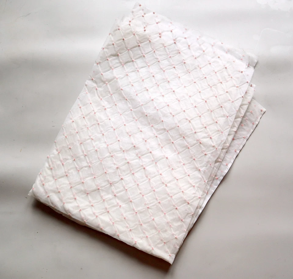 Tela de organza transparente vintage punto blanco rosa 66 pulgadas por 47 pulgadas ideal para bebé Foto 1 de 4