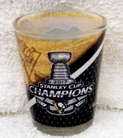 Pittsburgh Penguins 2017 NHL  Stanley Cup CHAMPS Champions Shot Glass Cover