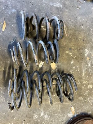 Muelles helicoidales delanteros traseros de fábrica OEM BMW E30 325i Foto 1 de 4