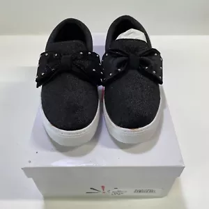 Isaac Mizrahi Live Womens Beth Velvet Studded Bow Sneaker Black Fabric Size 5.5M - Picture 1 of 7