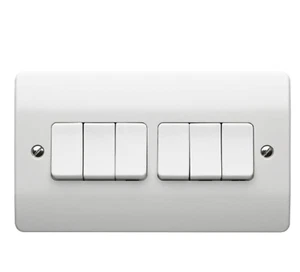 MK K4879WHI 6 Gang 2 Way 1 Pole 10A Rocker Switch - Picture 1 of 1