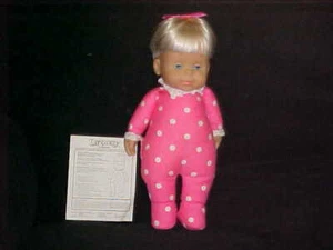 15 Zoll sprechende schläfrige Babypuppe mit rosa Schleife und Anleitung Mattel funktioniert perfekt - Bild 1 von 3