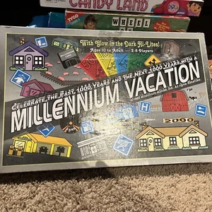 1999 MILLENIUM HOLIDAY BRETTSPIEL MIT IM DUNKELN LEUCHTENDEN HI-LITES. 100% KOMPLETT - Bild 1 von 10