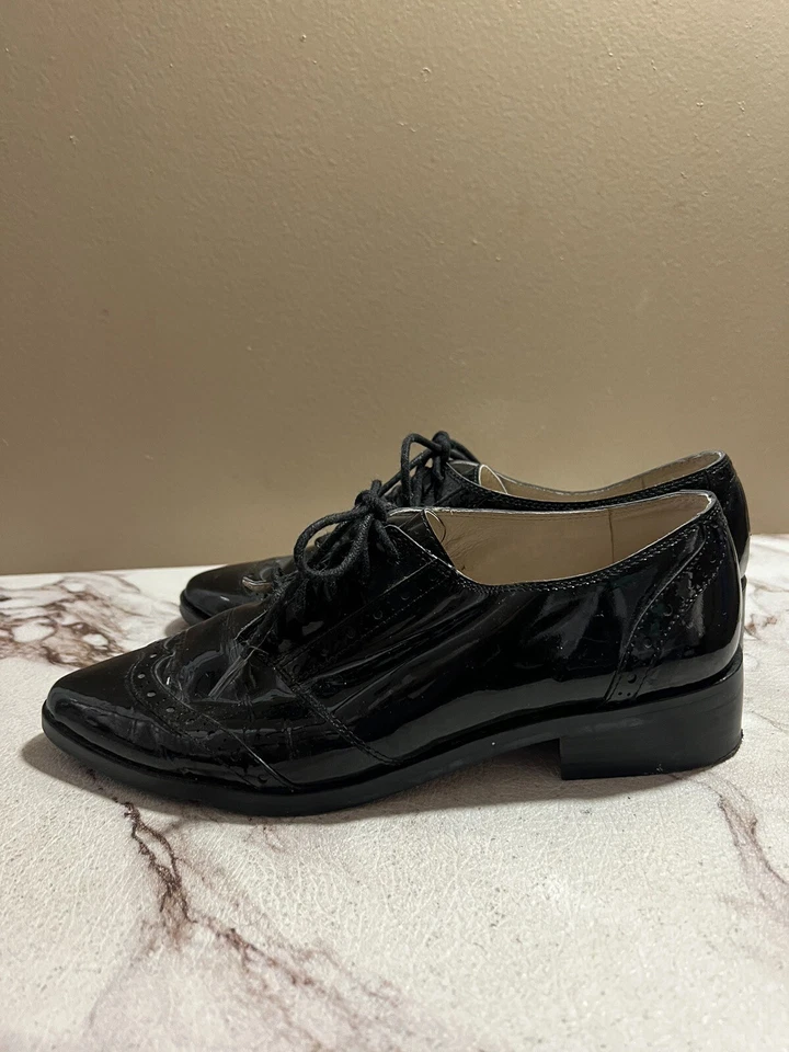 Mocasines Louise Et Cie Lo-Adeline para mujer charol negro punta con cordones 7,5 Foto 1 de 4