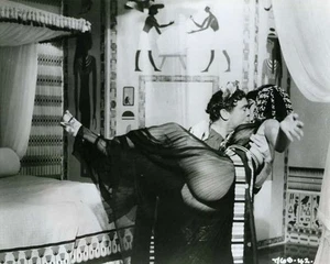 Carry on Cleo Film Still 10" x 8" Photograph no 7 - Imagen 1 de 1