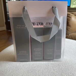 MARY KAY Timewise Miracle Set 3D Age Minimize - Combo to Oily Skin Discontinued - Picture 1 of 9