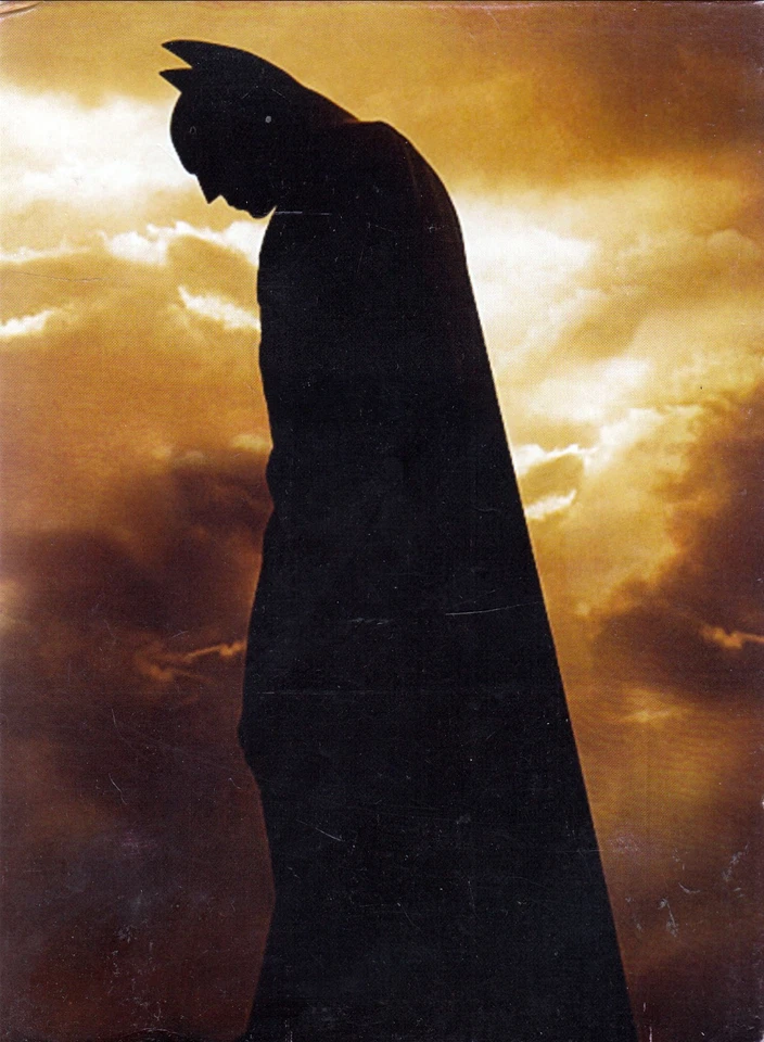 BATMAN BEGINS Christopher Nolan 2 x DVD + 1 x CD + Book + Postcards Deluxe - Image 1 of 4