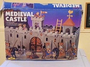 Vintage Medieval Castle Lil Playmates Set Open Box Incomplete 1995 - Picture 1 of 6