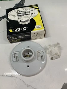 SATCO 90-445 PORCELAIN LAMPHOLDER KEYLESS LIGHT SOCKET NIB - Picture 1 of 4