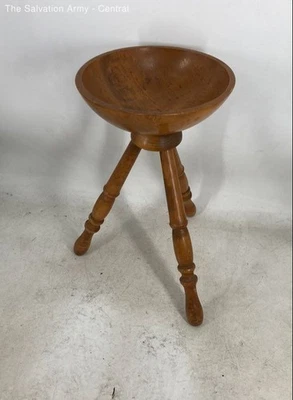 Taburete de ordeño de madera Sheryn's Maple 685 marrón de tres patas Foto 1 de 4