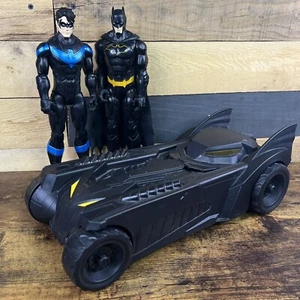 Mattel 12 pollici posabile Batman & Night Wing con 16 pollici Batmobile DC Comics 2015 - Foto 1 di 24
