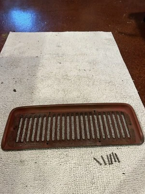 Cubierta de ventilación con pantalla Jeep Commando Foto 1 de 4