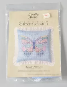 Kit cuscino farfalla graffi pollo Something Special Gingham 60104 14" x 14" - Foto 1 di 2