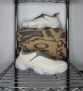Men's - Oakley Factory Team Suede Flesh Lily Pad White - Picture 1 of 6