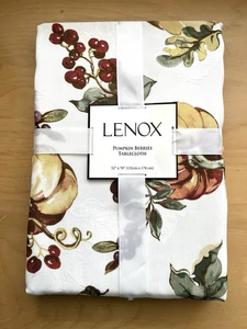 TOVAGLIA LENOX BACCHE DI ZUCCA 52" X 70" RINGRAZIAMENTO AUTUNNO NUOVA - Foto 1 di 2