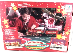 CHRISTMAS MUSICAL TRAIN SET 1986 Vintage Holiday Time Limited Edition  22 Piece - Picture 1 of 7