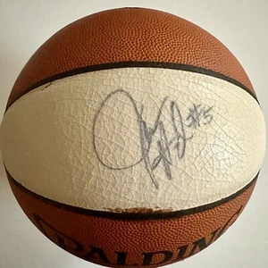 Juwan Howard/Washington Bullets Autographed Spalding Basketball/Now Comes w/Cube - Picture 1 of 16