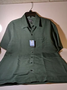 Van Heusen AIR All Over Cooling Short Sleeve Shirt Men's Medium 15-15 1/2.  - Picture 1 of 2