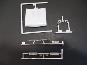 Piezas de repuesto para depósito de chatarra Revell 69 Chevy Nova Yenko CAPÓ DE APERTURA, SOLO BISAGRAS - Imagen 1 de 6