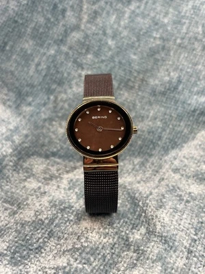 Bering Reloj Mujer Clásico Acero Inoxidable Marrón Malla Milanesa, 10124-265 ¡NUEVO! Foto 1 de 4