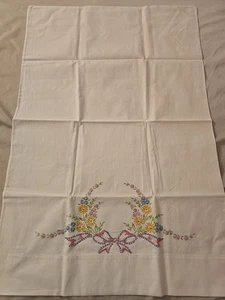 Set 2 federe ricamate vintage con fiori e fiocchi - Foto 1 di 4