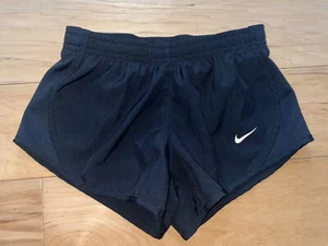 NIKE GIRLS BLACK RUNNING SHORTS W/ BUILT IN BRIEFS SIZE XS EXCELLENT COND LD2 - Picture 1 of 4