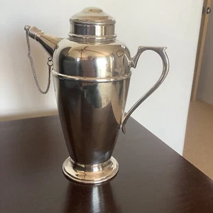 Vintage Crusader Silverplate Cocktail Shaker - Picture 1 of 9