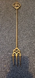  VINTAGE MESSING TOASTGABEL MIT DEKORATIVEM GRIFF ISLE OF MAN - Bild 1 von 5