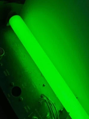 F20T12/G Light Bulb TUBE 24" GREEN 20W FLUORESCENT Westinghouse NEW 373548 - Image 1 of 4