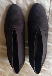 Peter Hahn brown nuba suede shoes. Wedge heels. Size 5. Used. - Picture 1 of 5