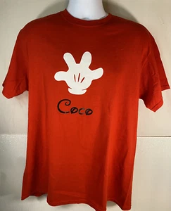 Disney Coco Red T-Shirt on Gildan Tag Size Large - Imagen 1 de 4