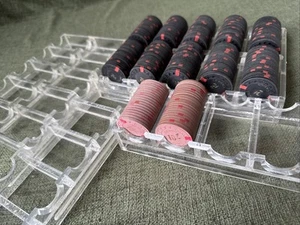 Vintage Bexhill Casino Glücksspiel Chips Ton mit Plexiglas Acryl Tabletts Schilling W198 - Bild 1 von 8