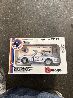 Coche modelo fundido a presión Bburago 0142 Porsche 935 TT Martini Racing 1:24 - en caja Foto 1 de 4
