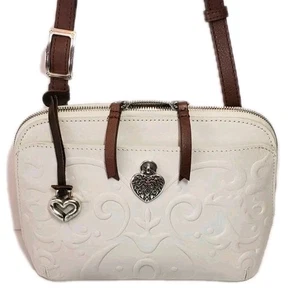 BRIGHTON CORDOBA ALEXA, ORGANIZADOR BANDOLERA CUERO REPUJADO 3D BLANCO NUEVO SIN ETIQUETAS $350 - Imagen 1 de 22