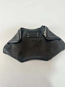 Alexander McQueen Black Leather Medium De Manta Studded Clutch - Picture 1 of 6