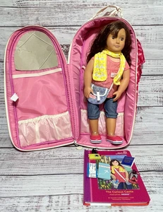 Muñeca y mini libro Our Generation REESE and The Curious Castle - Imagen 1 de 8