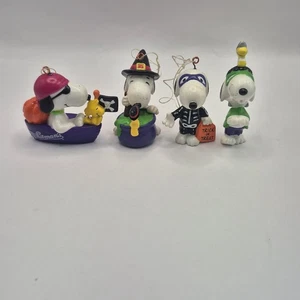 Lot of 4 Snoopy Dog Toy Figures Peanuts Cartoon Halloween Peanuts - Picture 1 of 4
