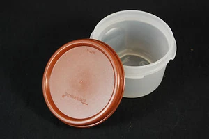 NEW Tupperware Obsolete Modular Mates Round #1 with cocoa seal  (B486) - Picture 1 of 2