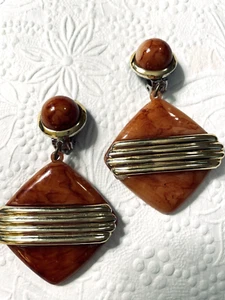 Retro Clip-on Earrings 2.5" Brown Marbled Lucite Plastic Drop Dangle Goldplated - Picture 1 of 3