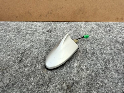 INFINITI Q50 Q60 2014-2024 OEM RÁDIO AM FM ANTENA ESTÉREO TETO TUBARÃO (PRATA) - Imagem 1 de 3