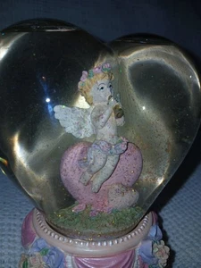 Vintage Heart Shape Cherub Musical Waterglobe - Picture 1 of 5