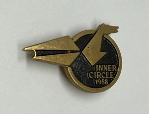 Johnson Outboards Boat Motors Outboard Motor 1988 Jostens Lapel Pin (P141) - Picture 1 of 2
